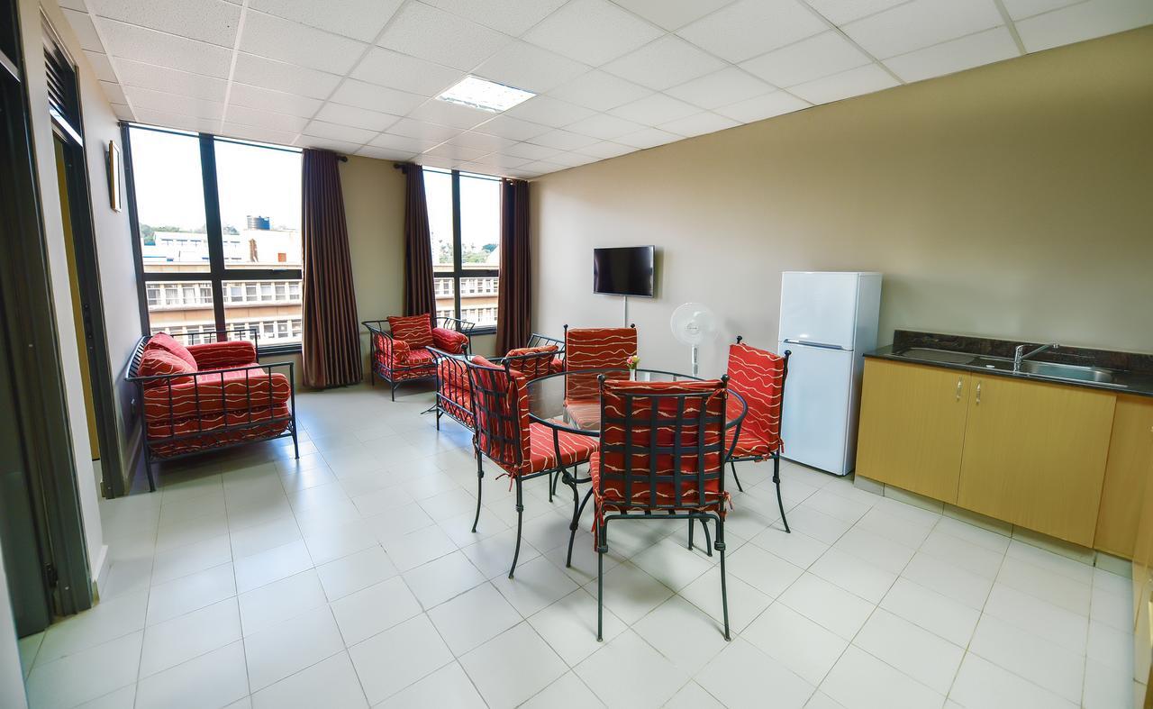 Kampala Boulevard Suites Екстер'єр фото