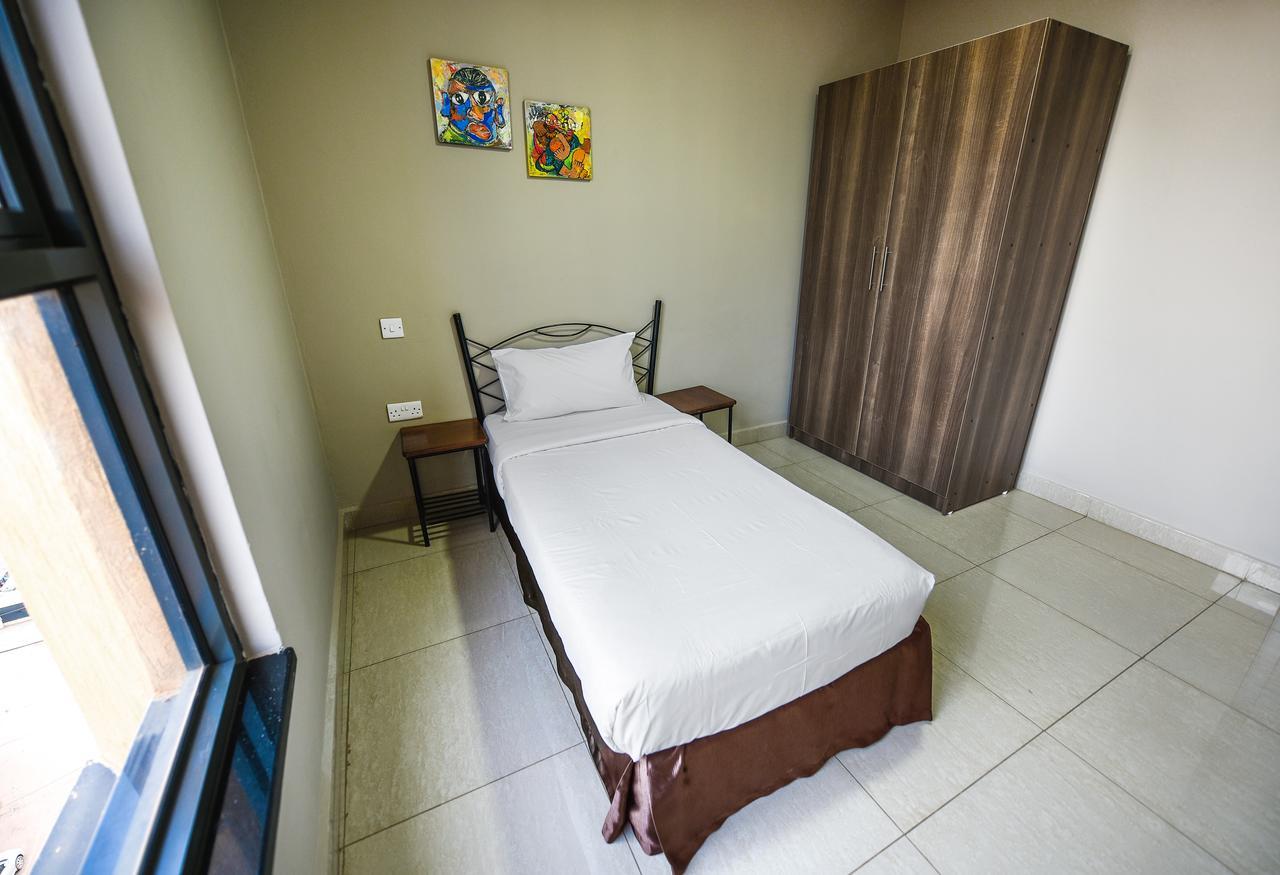 Kampala Boulevard Suites Екстер'єр фото