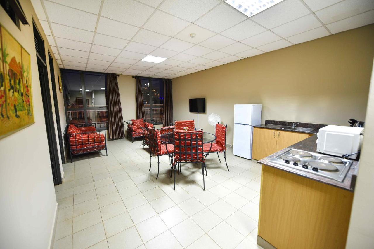 Kampala Boulevard Suites Екстер'єр фото