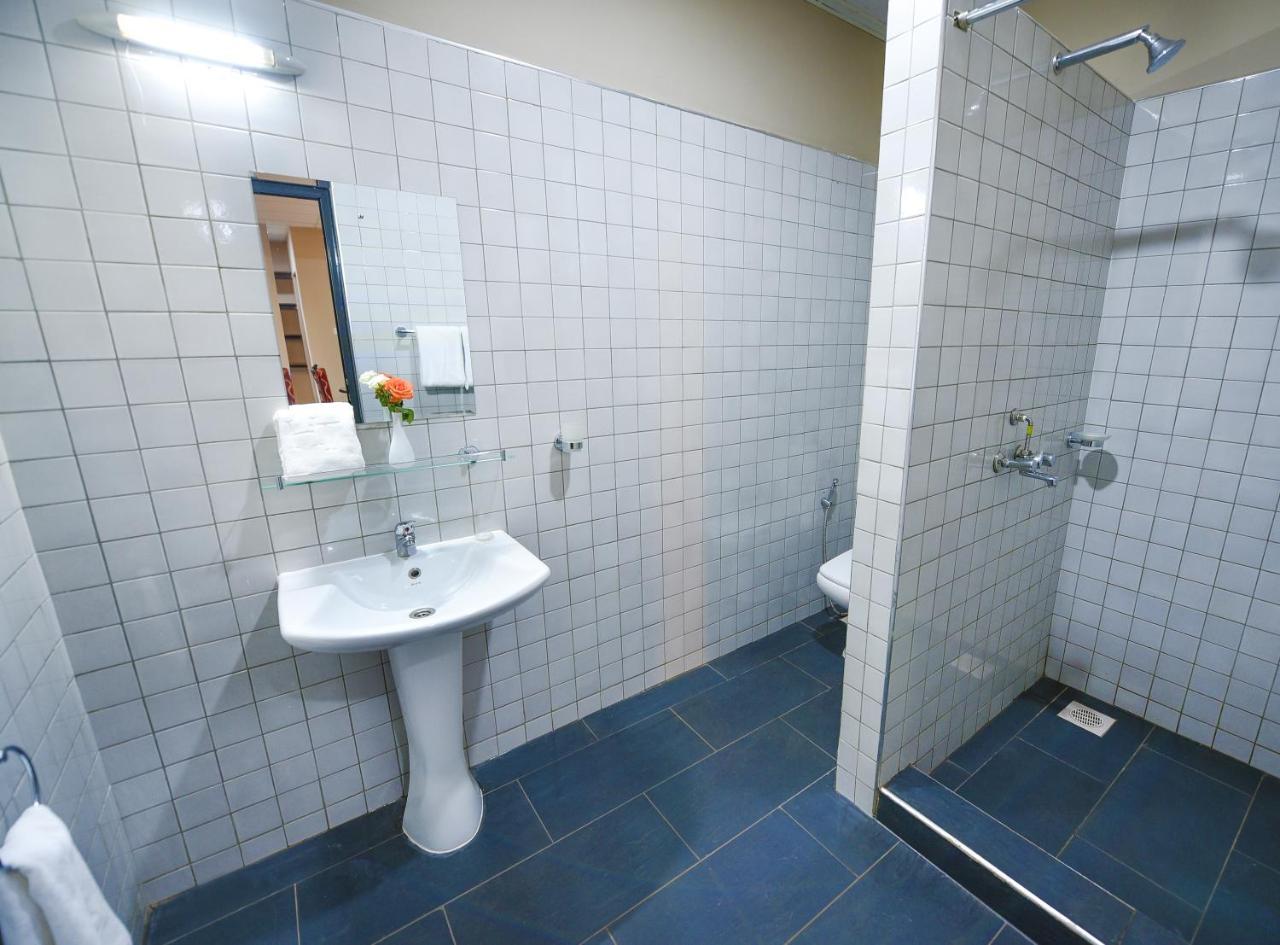 Kampala Boulevard Suites Екстер'єр фото